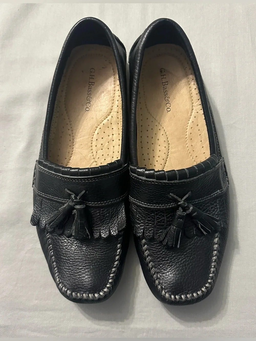G.H. Bass & Co. Mens 9.5 M Black Leather Tassel Fringe Driving Loafers Moc Toe